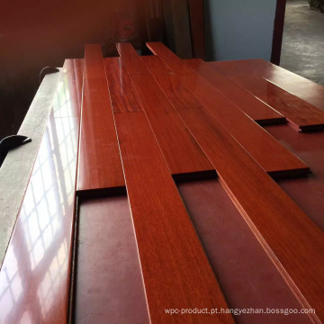 Revestimento de madeira projetado Balsamo envernizado liso matte UV